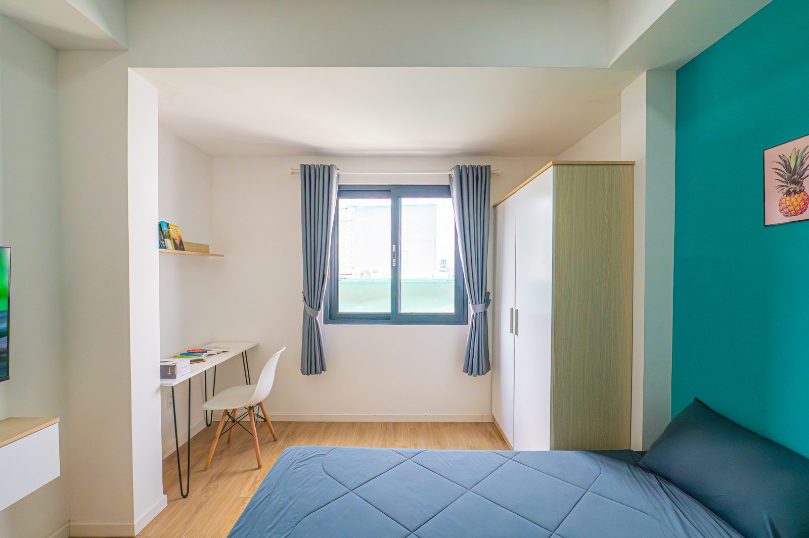 Studio 5.5 interior, photo 6 of 13