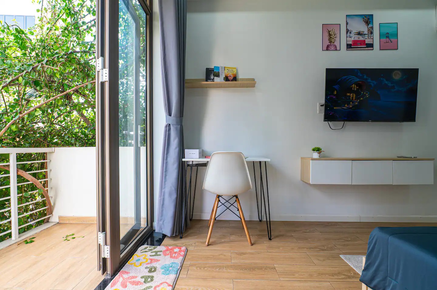 Studio 2.2 interior, photo 2 of 13